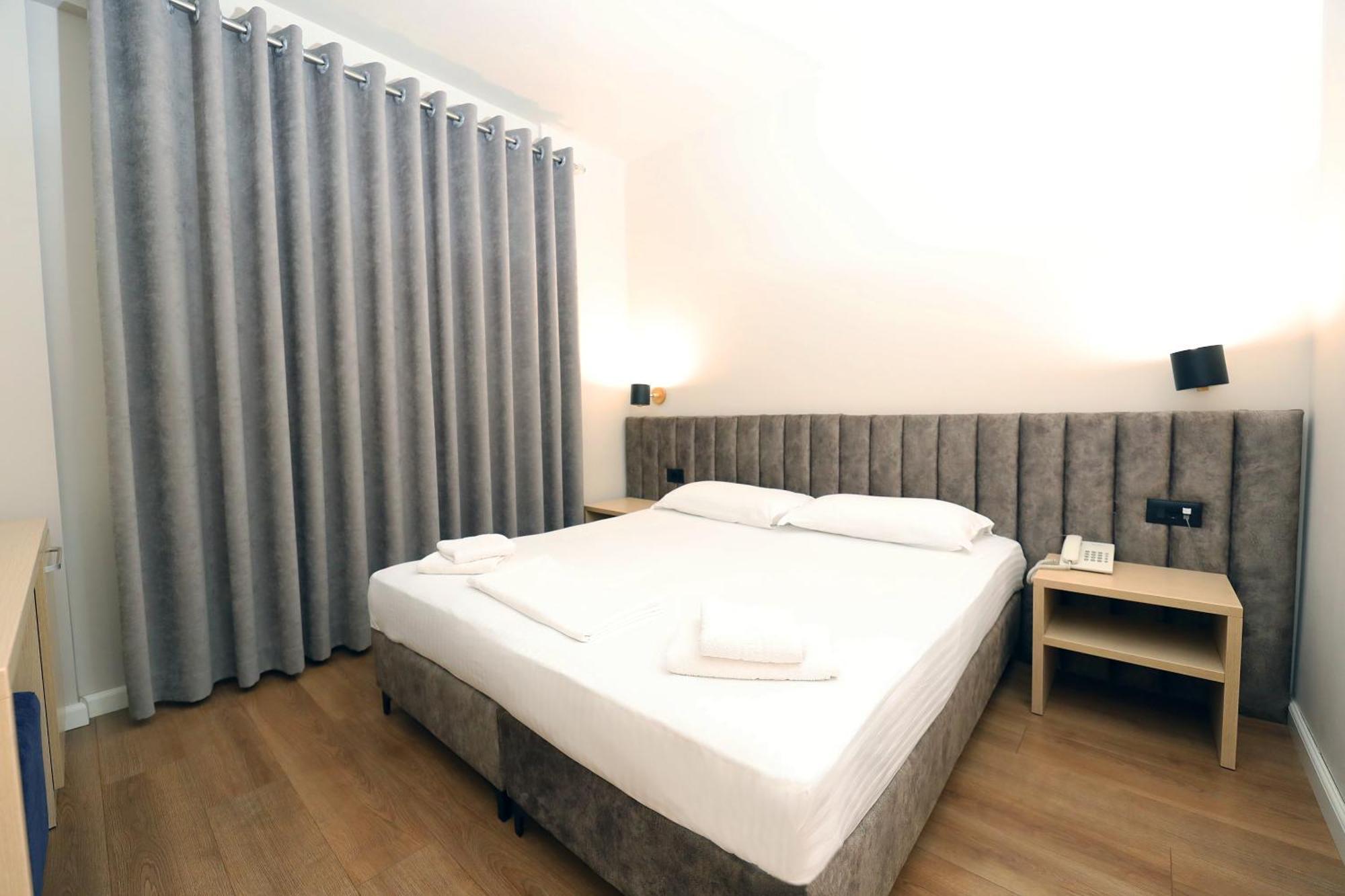 Hotel Libertas Vlorë 외부 사진